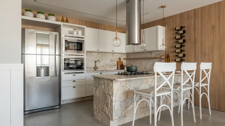 Cozinha renderizada com banquetas brancas